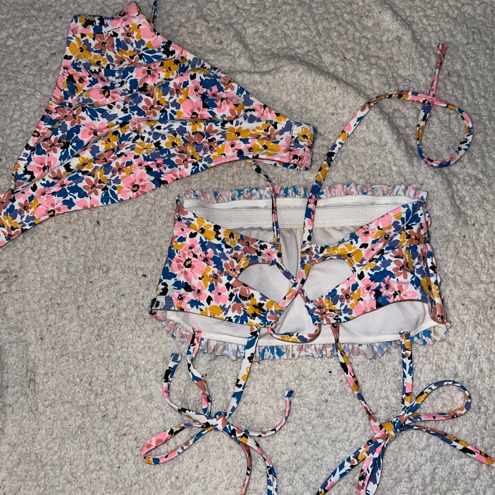 TARGET TWO PICE SCRUNCH BOTTOMS AND TOP